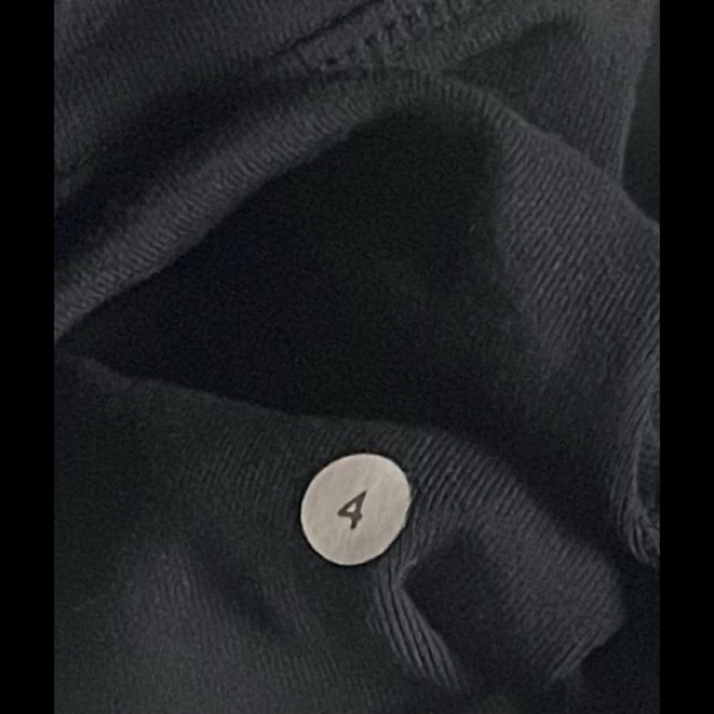 Lululemon Still Crop - Picture 3 of 3